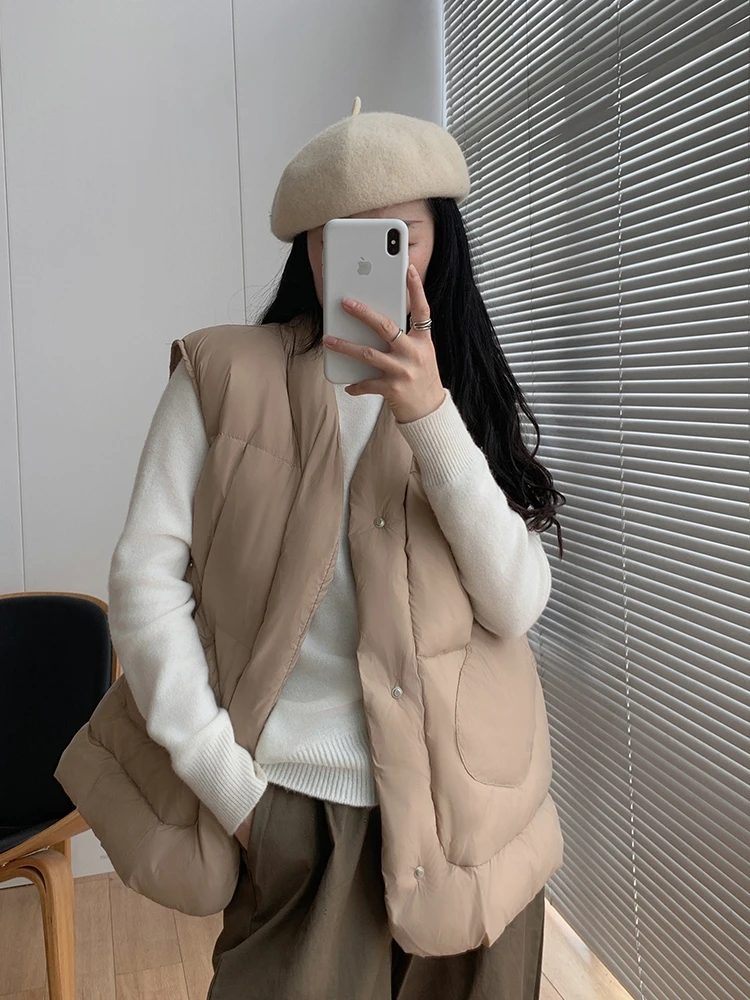 

Women's Loose Single-Breasted Down Vest, Warm Jacket, V-neck Design, Korean Version of the Street Beat, Down Waistcoat, Winter