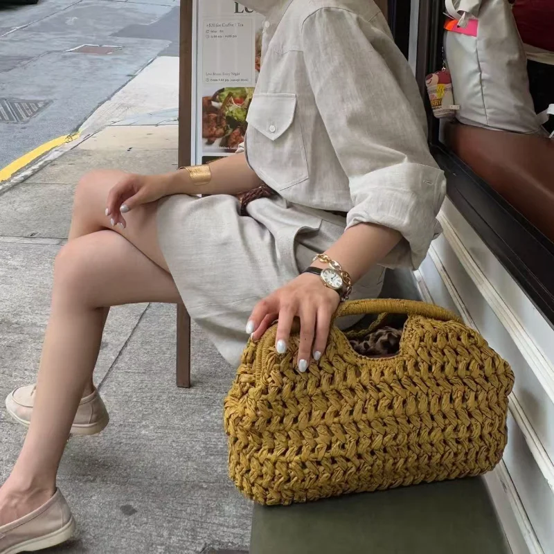 

Elegant Ladies Chain Woven Handbag Straw Shoulder Bag Fashionable Raffia Crossbody Beach Bag Summer Versatile Women's Bag