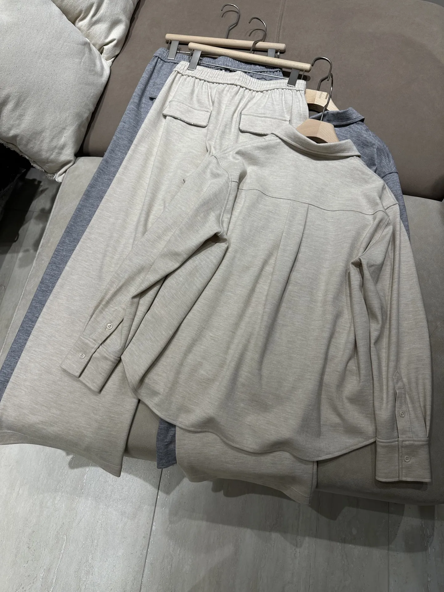 2026 Women's Autumn Wool Set: Lapel Top and Drawstring Wide-Leg Pants Set