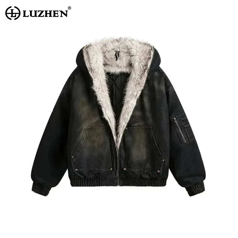 

LUZHEN 2025 Winter Stylish Vintage Style Warm Padded Denim Coat Men's Original Pockets Decorate Fur Hooded Parka Jacket JY4510