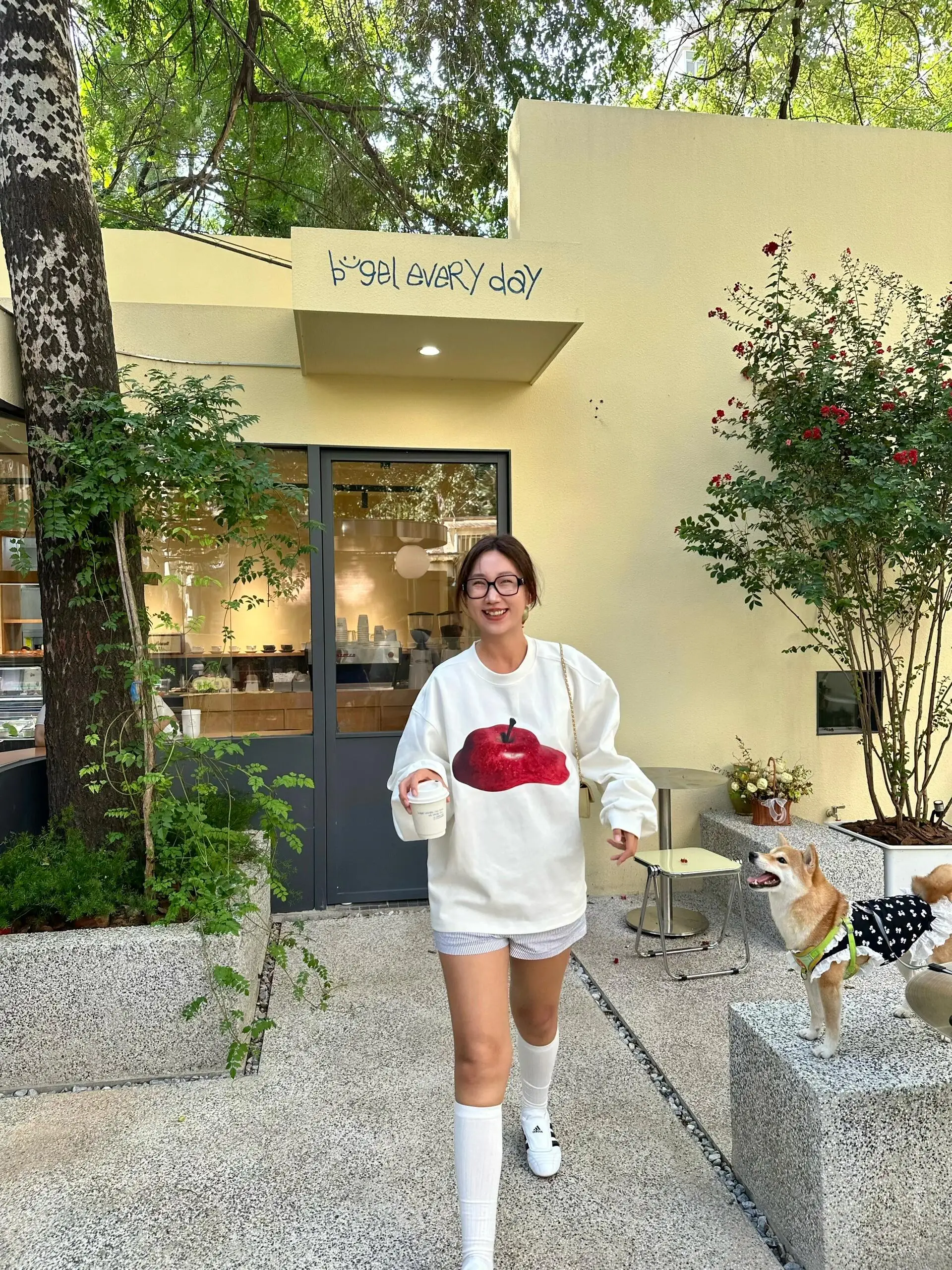 تي شيرت أمريكي ريترو طويل Sve قطن فضفاض مناسب للنساء Sle ثقيل الوزن أوائل الخريف تصميم مذاب شعار العلامة التجارية العصرية