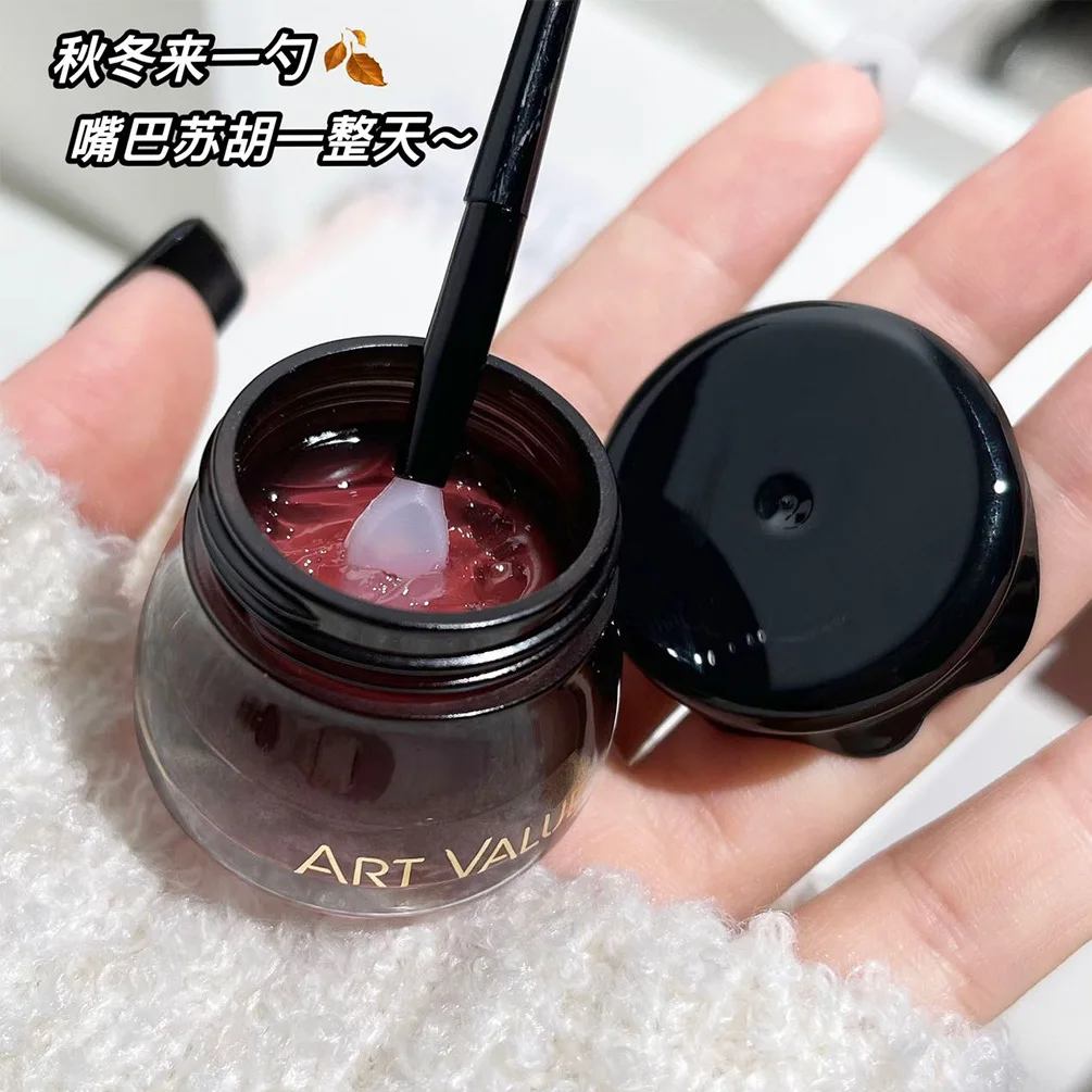 Small black pot lip mask moisturizing jelly lipstick lip care to reduce lip lines