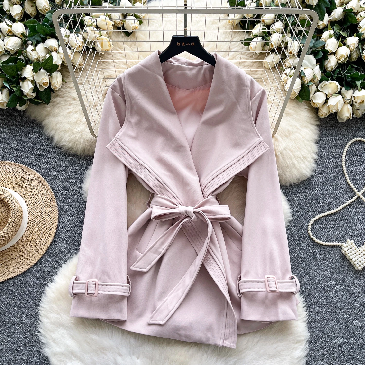 معطف SuperAen Retro على الطراز الإنجليزي كبير بياقة مقلوبة ورباط على الخصر للنساء سترة بدلة على الموضة