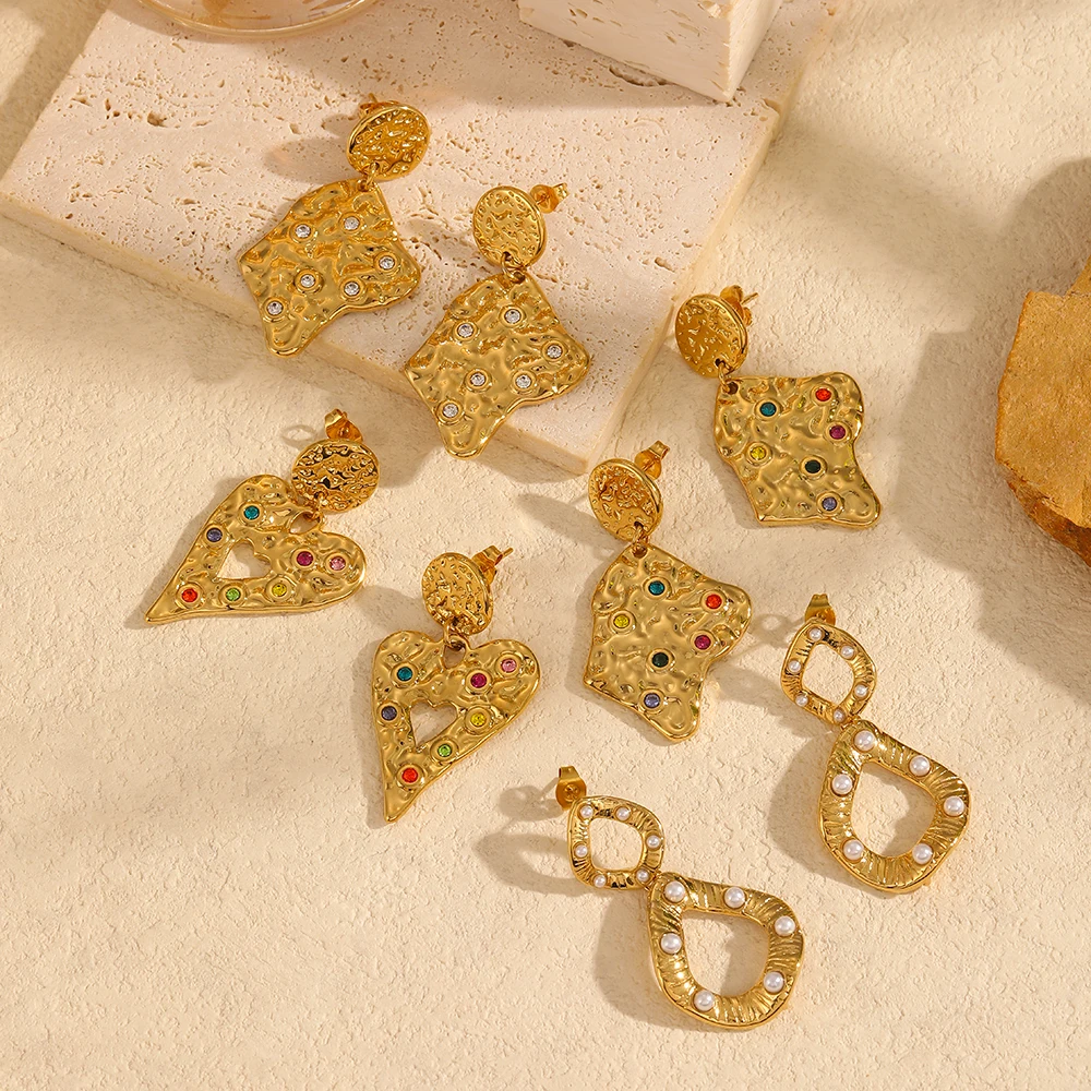 الفولاذ المقاوم للصدأ الذهب الملمس زهرة مايكرو مطعمة اللون الزركون أقراط للنساء مجوهرات يومية مبالغ فيها