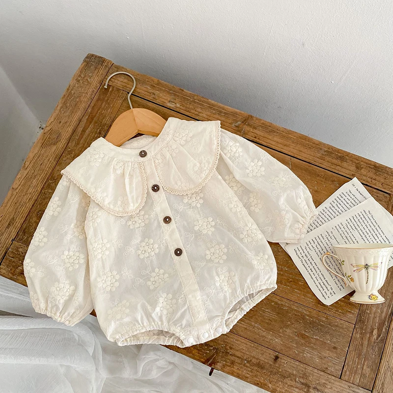 الربيع والخريف جديد القطن الخالص ارتداءها طفل فتاة طفل زهرة التطريز كبير الرقبة طويلة الأكمام فضفاضة مثلث بذلة