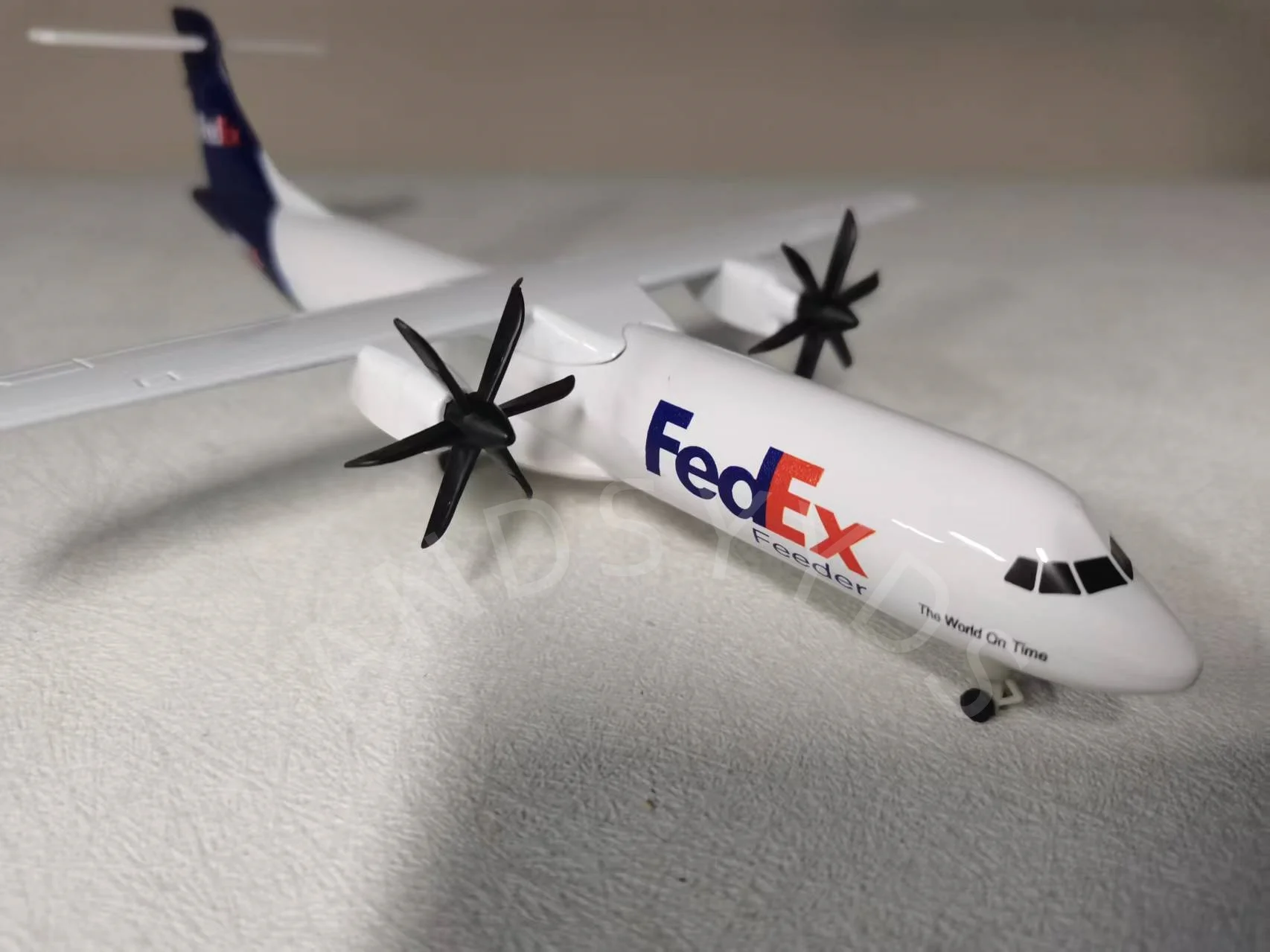 دييكاست الطائرات فيديكس ATR سبيكة المواد المعدنية 20 سنتيمتر نموذج طائرة مع عجلة الهبوط التروس طائرة لعشاق الطيران هدية #1