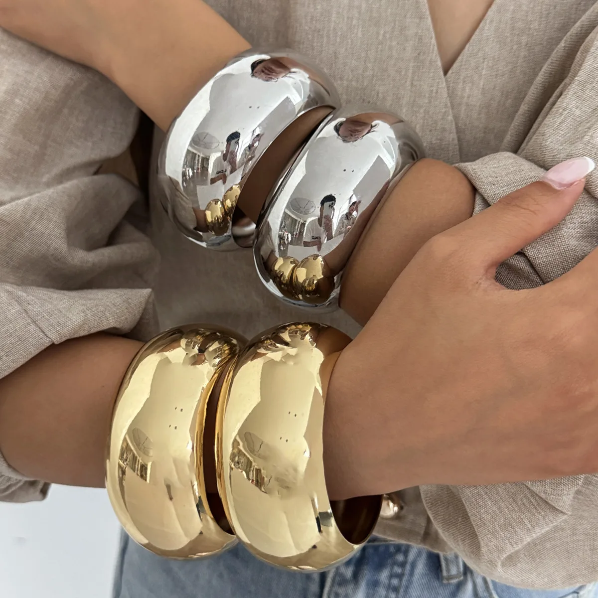 

SHIXIN Punk Smooth Metal Round Big Bracelets for Women Exaggerated Geometry Glossy Wide Bracelet Bangle Party Jewelry Accessory