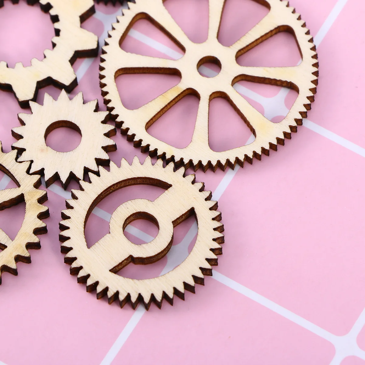 

20pcs Wooden Gear Craft Assorted Sizes Diy Home Decor Wall Hanging Wedding Gift Tag Scrapbooking Embellishment Wood Ornaments