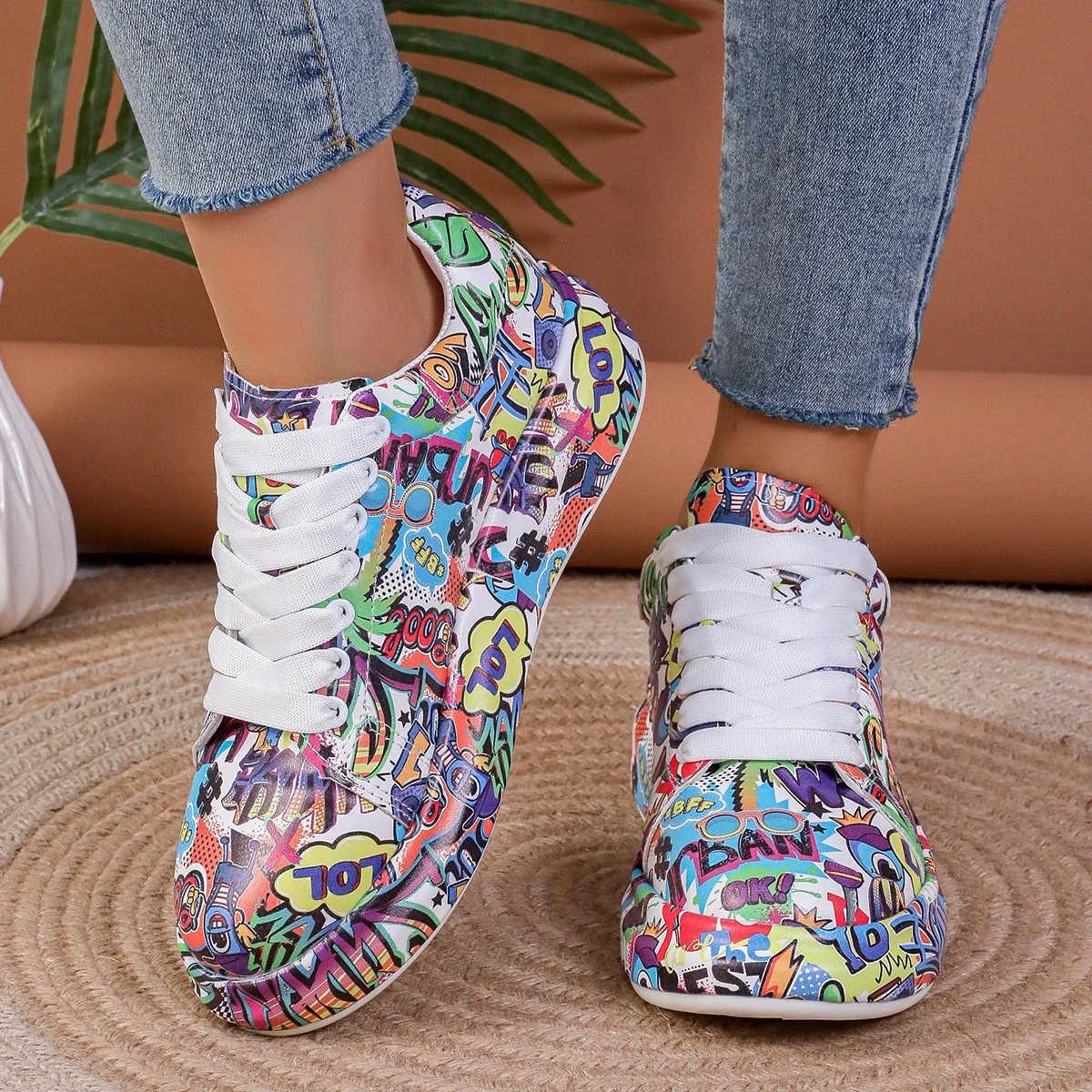 Thick-soled Increased Women's Sports Shoes Women New Women's Hand-painted Graffiti White Shoes Outdoor Casual Shoes Plus Size 43