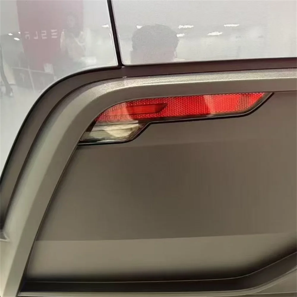 For Tesla 2025 model Y updated rear bumper light reflector, left 1979444-00-B, right 1979445-00-B