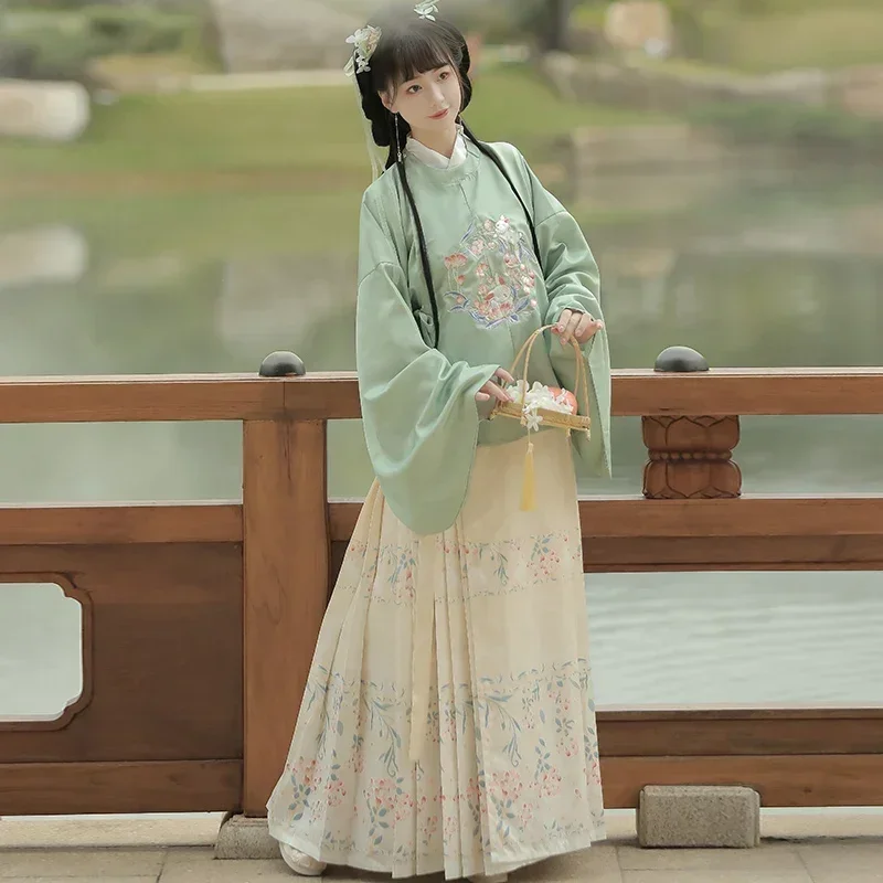 Ano Novo Chinês Hanfu feminino, gola redonda, lapela grande, bordada, manga Pipa, saia Ma Mian, inverno Hanfu, dinastia Ming, 2023