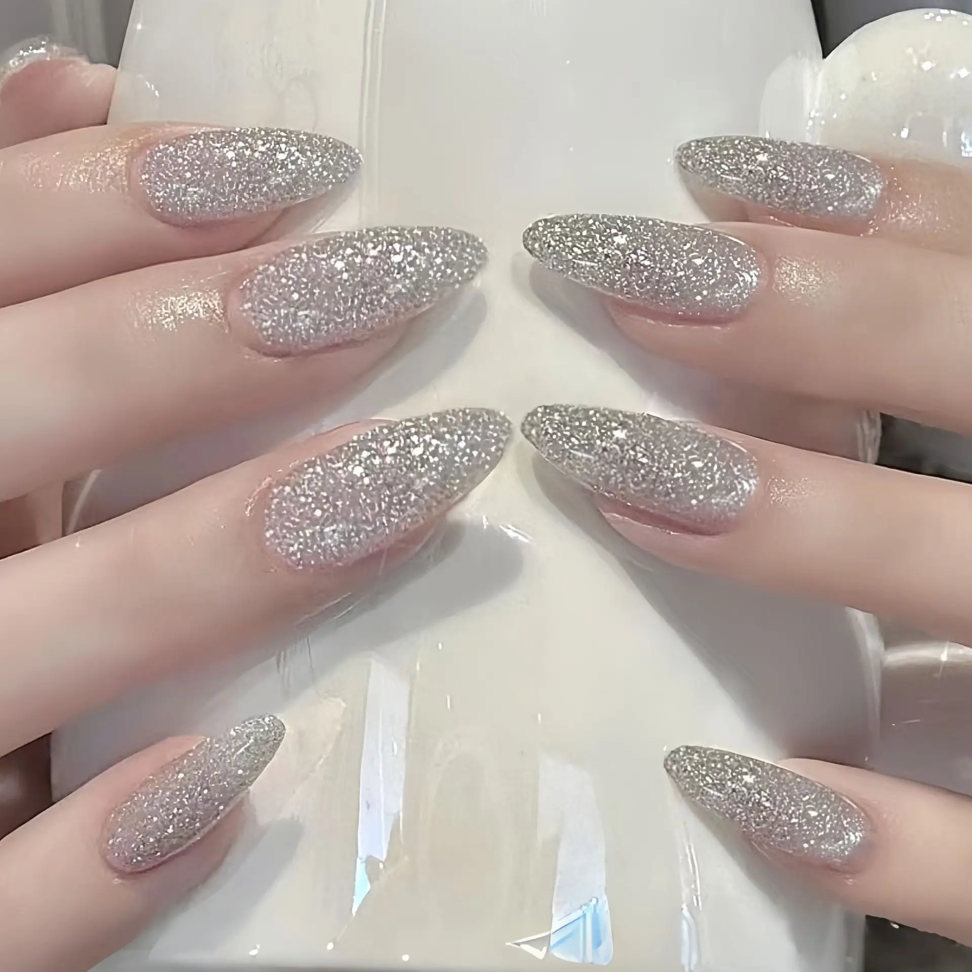 24 Stück/Set kurze, mittellange künstliche Nägel, goldbraun, silberfarben, funkelnder Glitzer, quadratische Mandel-Ballett-Spitzen, zum Aufdrücken falscher Nagelkunst