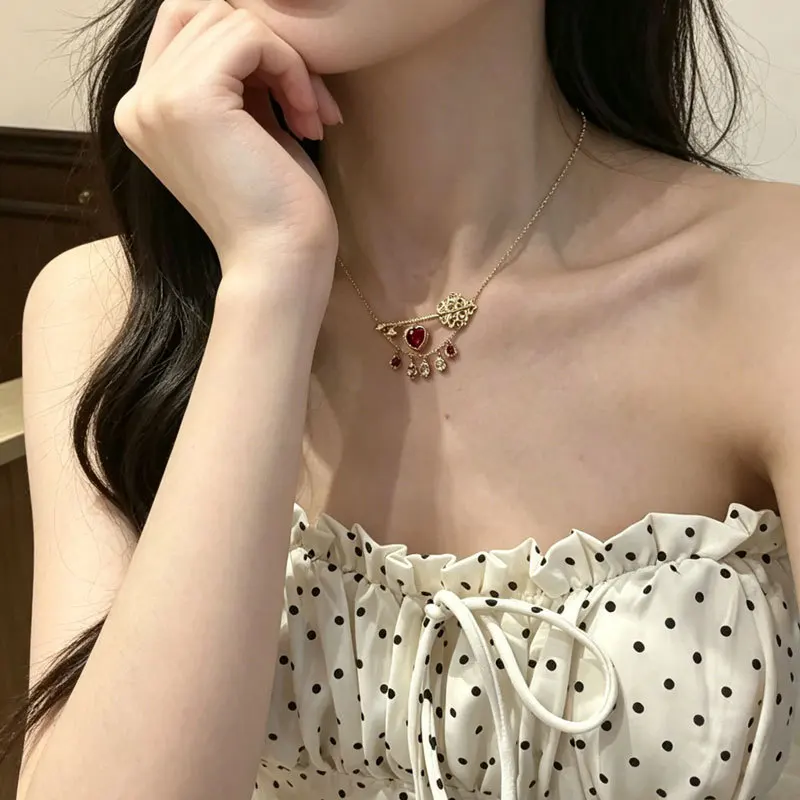 Gold niche design sense zircons key necklace personality fashion middle ancient temperament senior sense choker