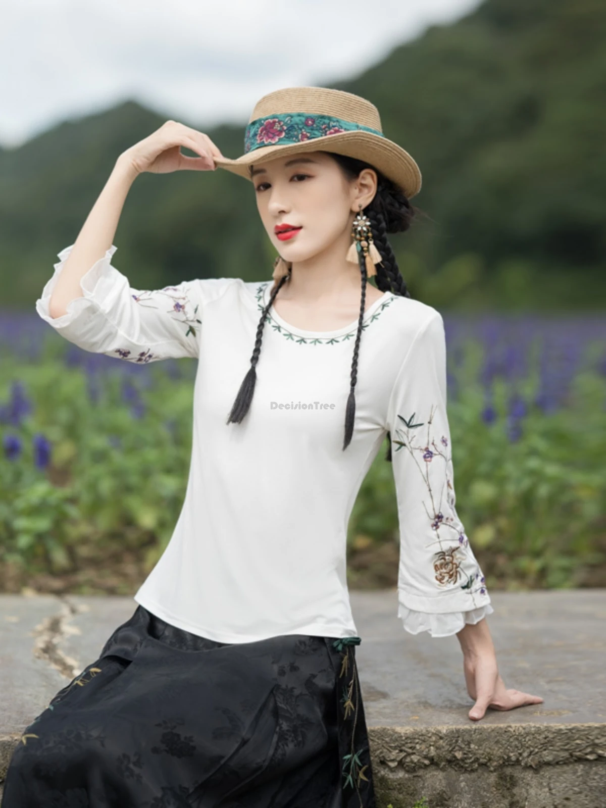 

2025 chinese ethnic style women autumn new cotton round collar long sleeve slimming embroidered shirt retro casual daily top t01