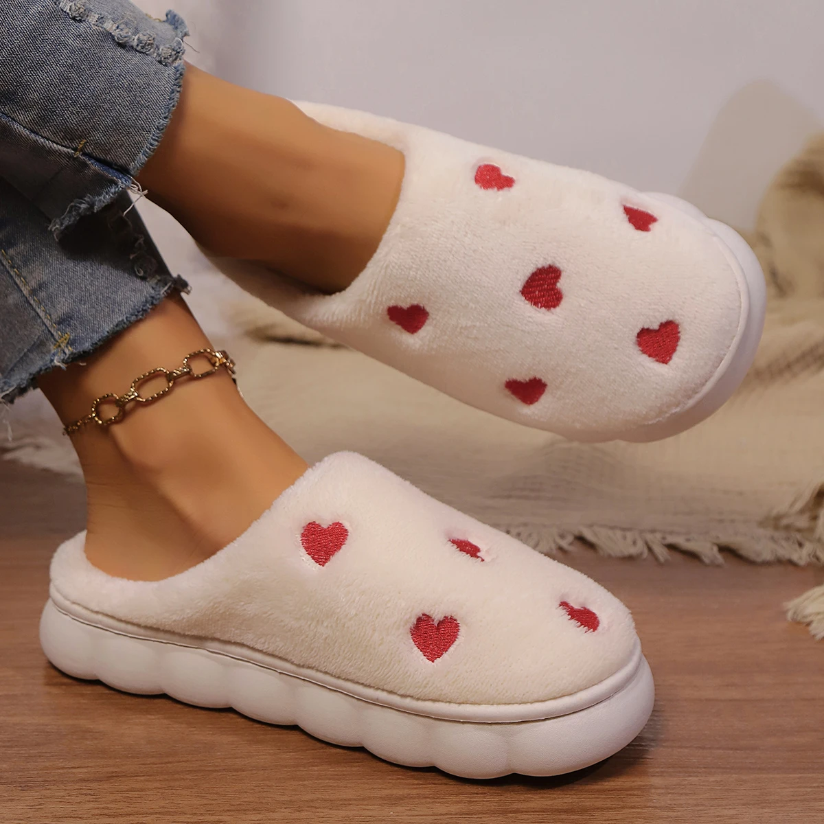 Casual Thick Bottom Fluffy Heart Embroidery Slippers Woman Outdoor Lightweight Fuzzy Lined Slippers Women Cozy Warm Plush Shoes
