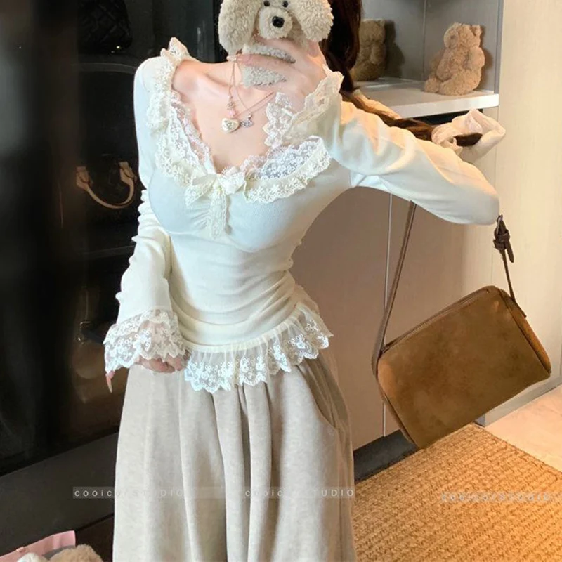 Female T-shirts Sweet Lace V-neck T-shirts Girls Elegant Fashion Solid Tops Lady Korean Slim Fit Thin Underwear Clothes