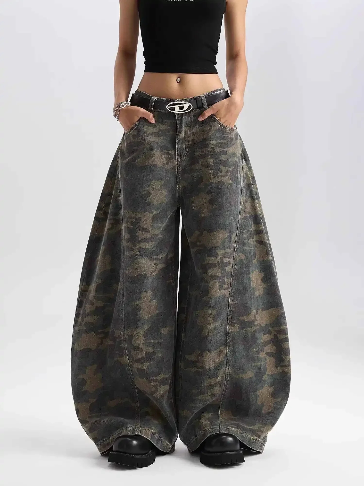 جينز مموه للسيدات لخريف 2025 Y2k Emo سروال جينز هاراجوكو فضفاض من قماش الدنيم الياباني 2000s بنطلون أمريكي كبير الحجم