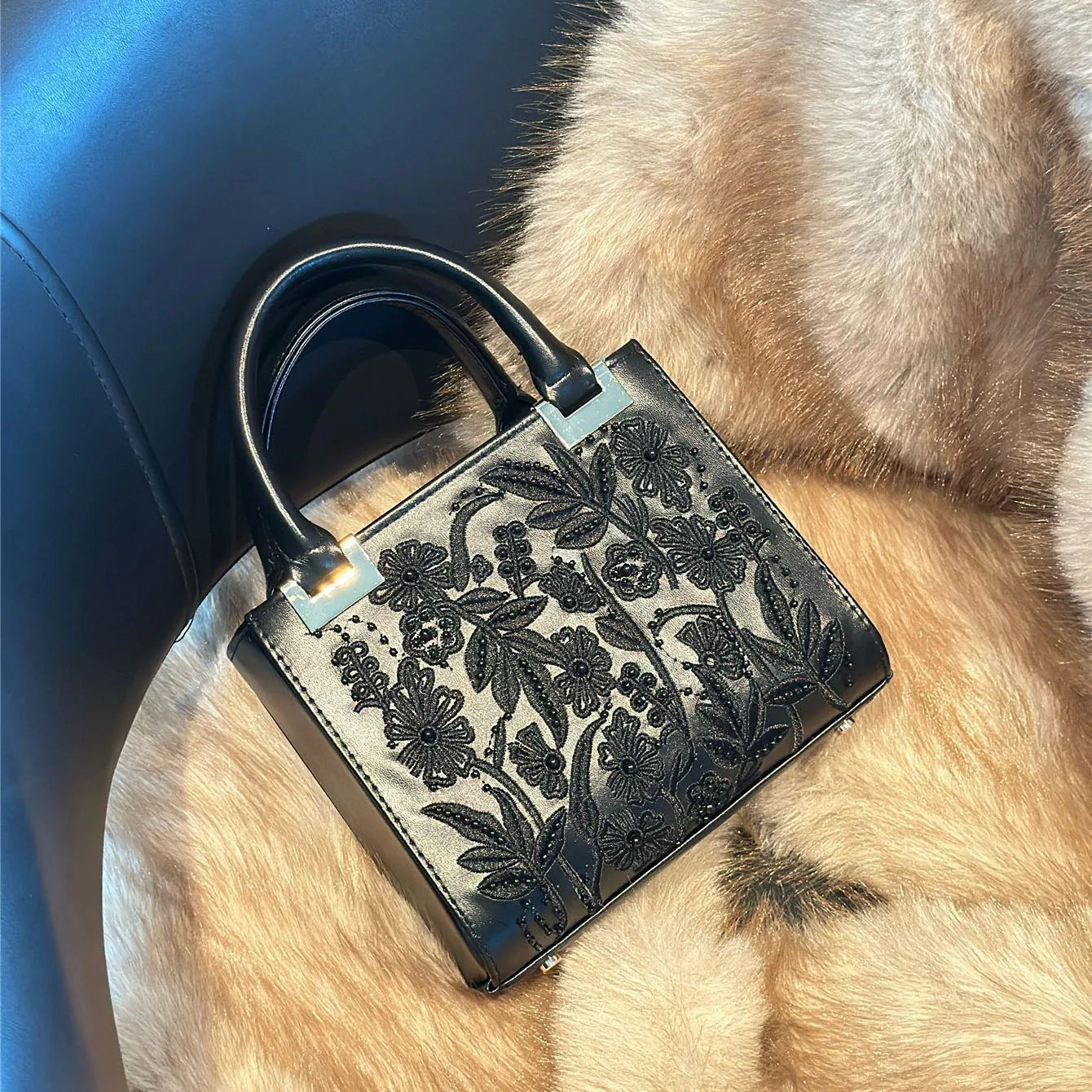 Bloemborduurwerk Dameshandtas - French Street Fashion recensie en prijs
