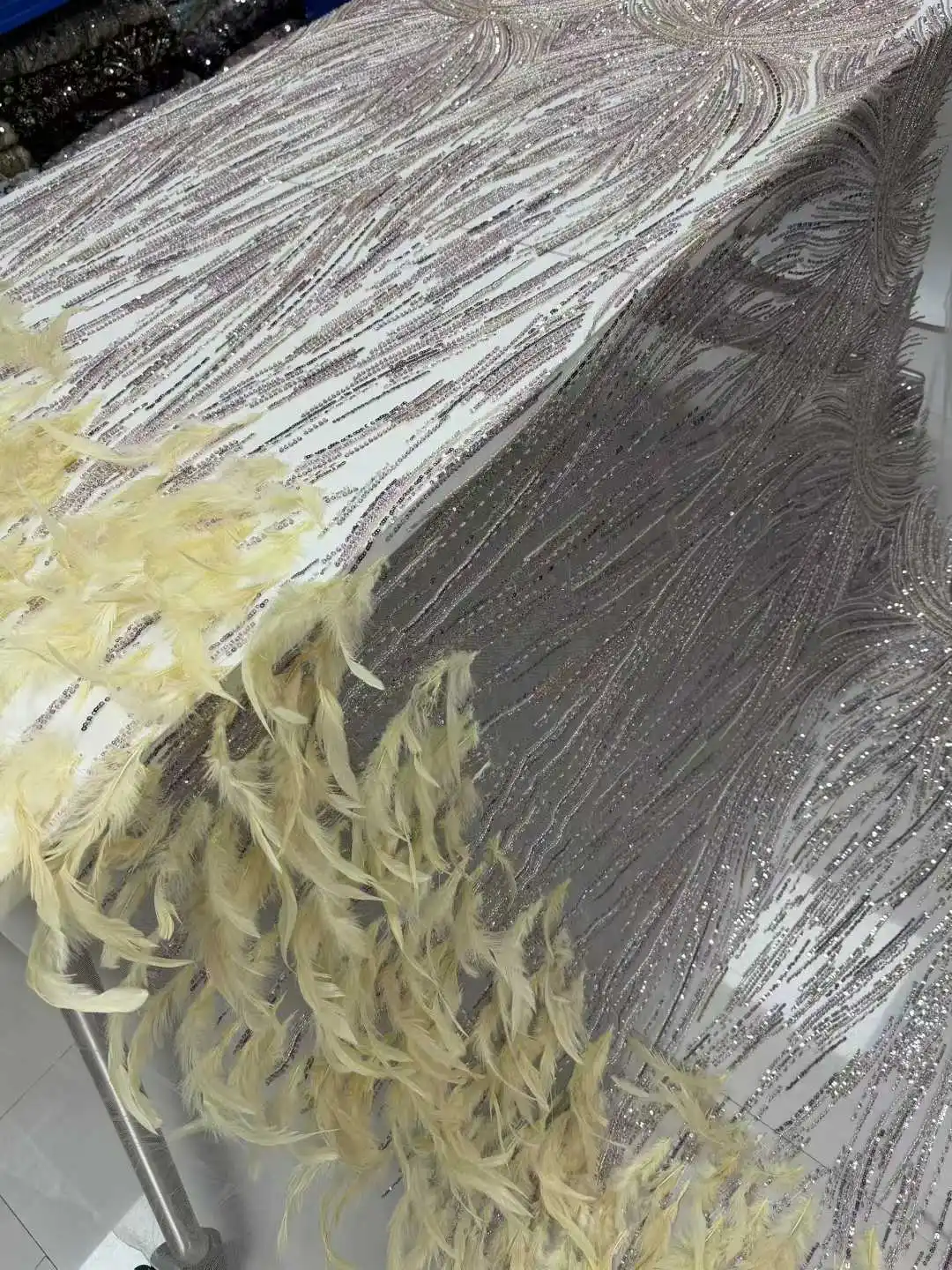 2025 High Quality African Lace Fabric Sequins Mesh Lace Luxury 3D Feather Embroidered Tulle Lace Fabric for Asoebi Sewing AH1805