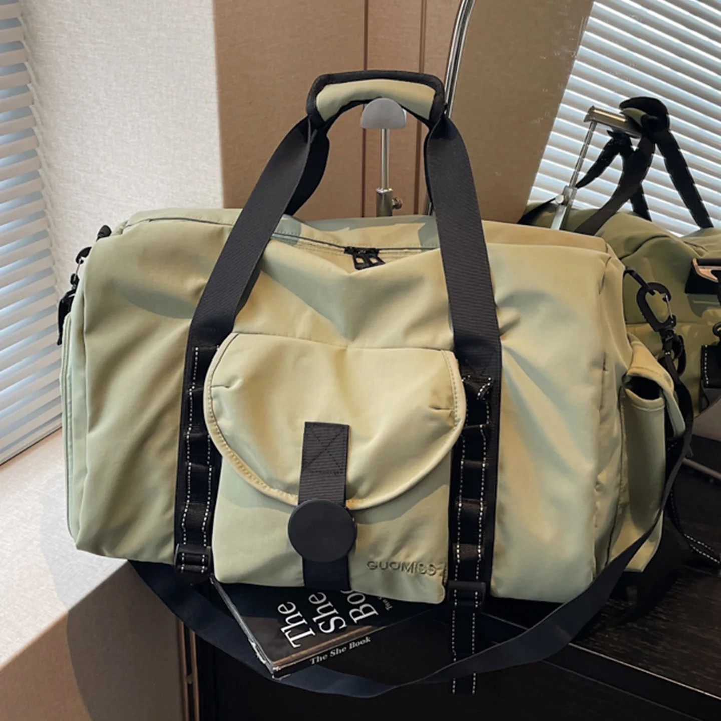 

Multi-Functional Men's Sports Fitness Bag Wet Dry Separation Women Handheld Lightweight Travel Bag Large Capacity Crossbody Bag