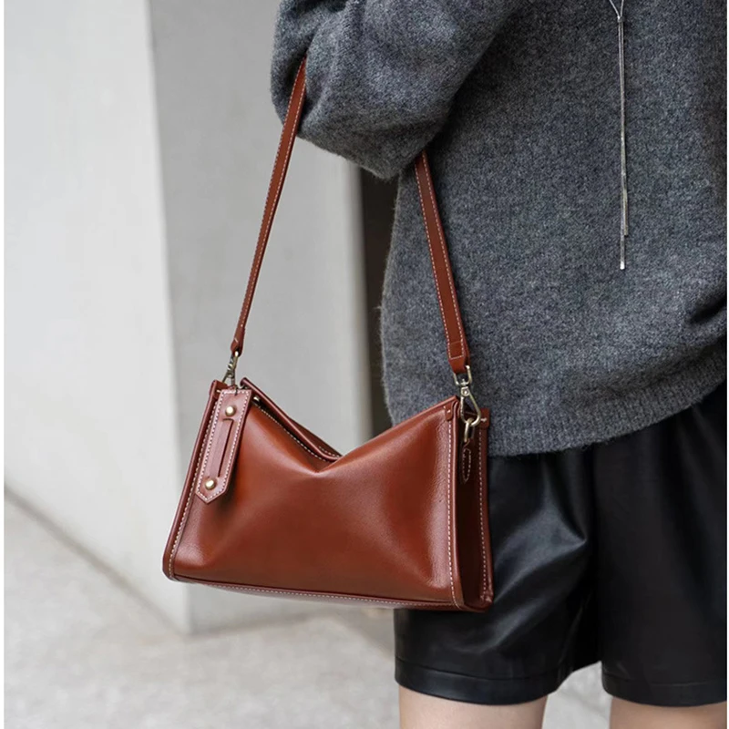 Women's bag 2024 new fashion leather underarm bag senior sense shoulder small square bag large capacity crossbody bag fashion