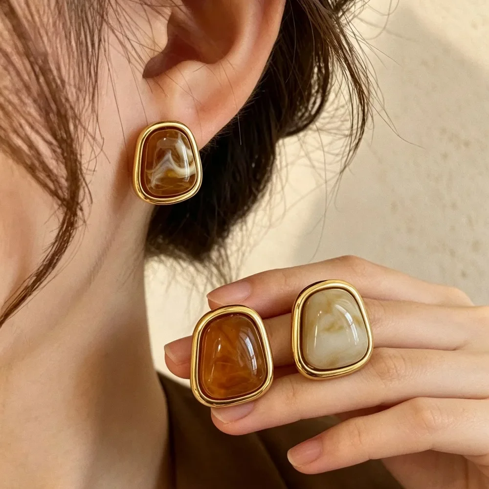Women's French Retro Amber Drop Earrings High End Luxury European Style Versatile Ear Jewelry For Dating Banquet Party