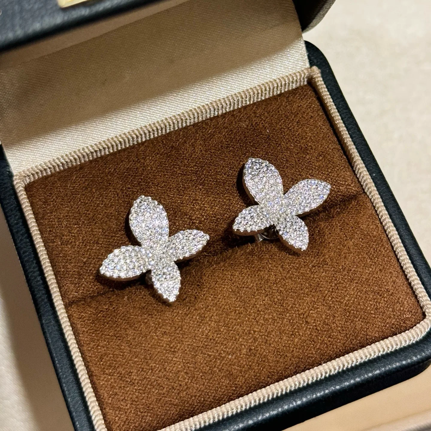 

Серьги-гвоздики из 100% стерлингового серебра 925 пробы с полным паве 5А и цветком циркона для женщин, ювелирные изделия