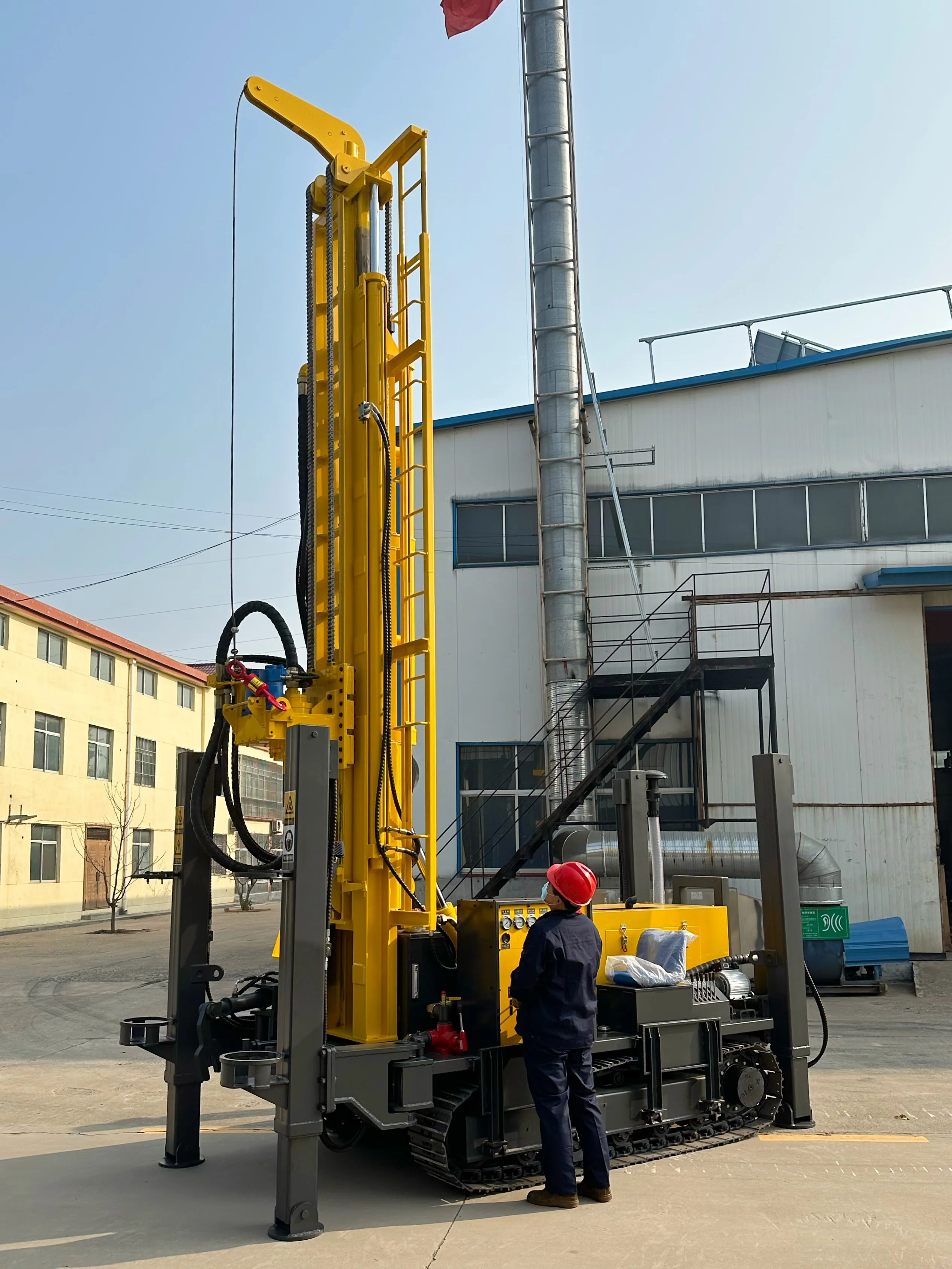 

Customized Hydraulic Borehole Water Well Drilling Rig 350m Water Well Crawler Hydraulic Portable Drilling Rig Machine