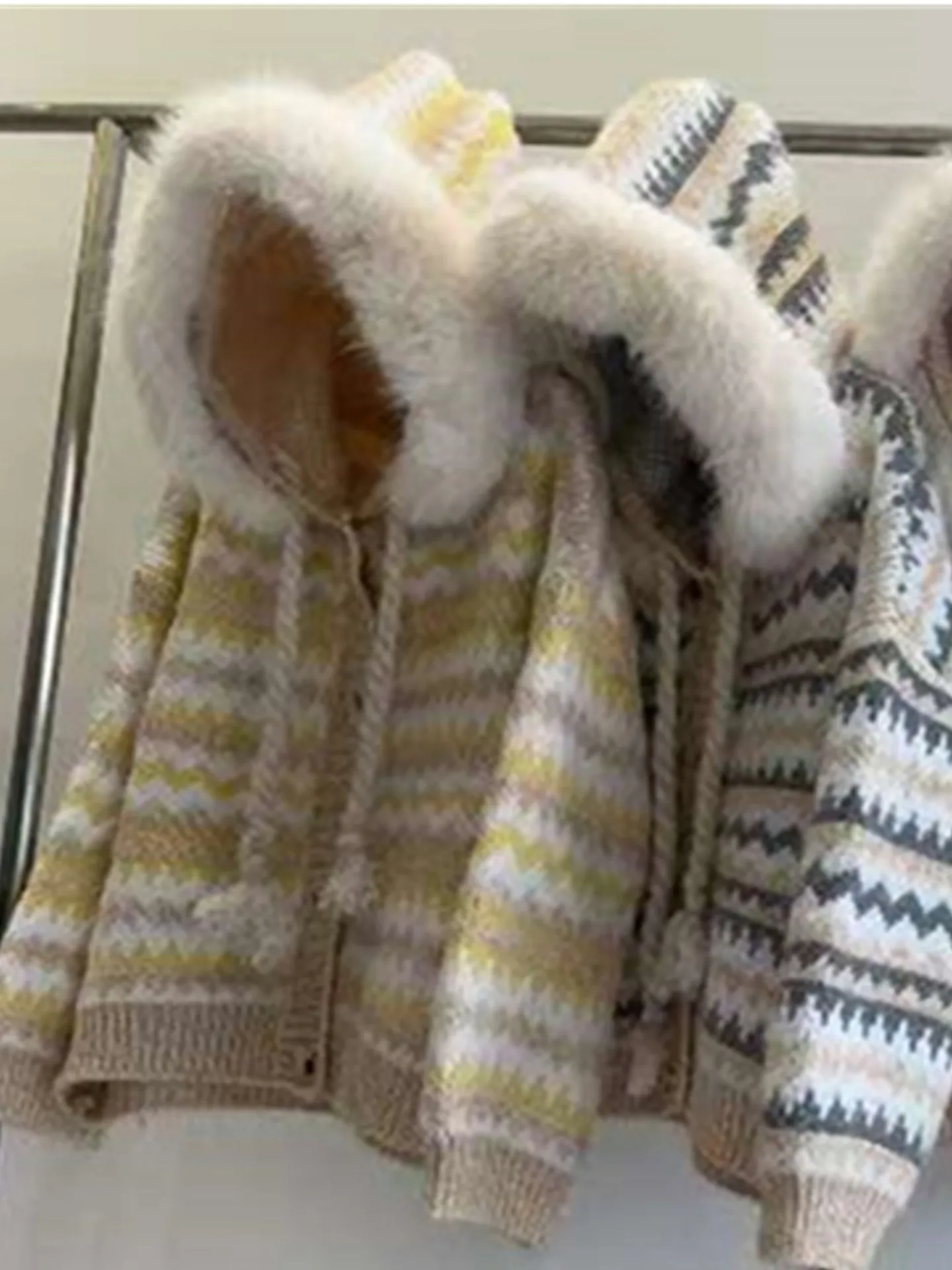 

Early Autumn Striped Color Blo Hooded Knitwear Jaet Women's Autumn Winter New Sle 2025 Small Size Knitted Open Cardigan...