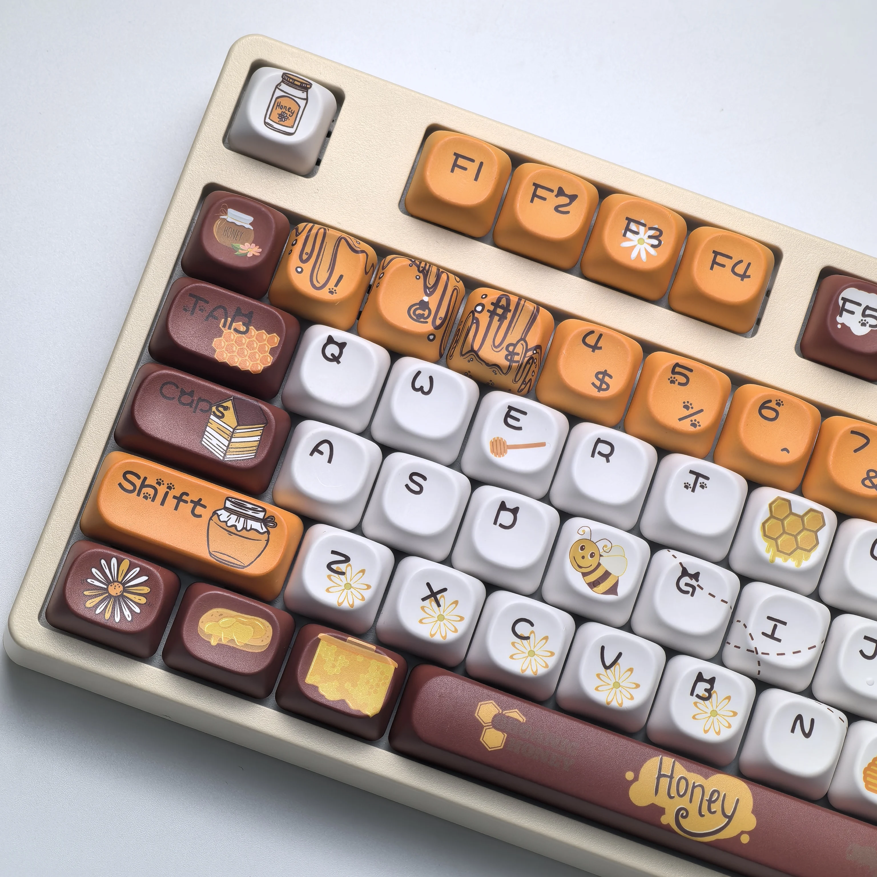 

Moa Honey Keycap Cute Orange Brown Pbt For Fiy Aula F75/F87 Round Cute Bee Keycap