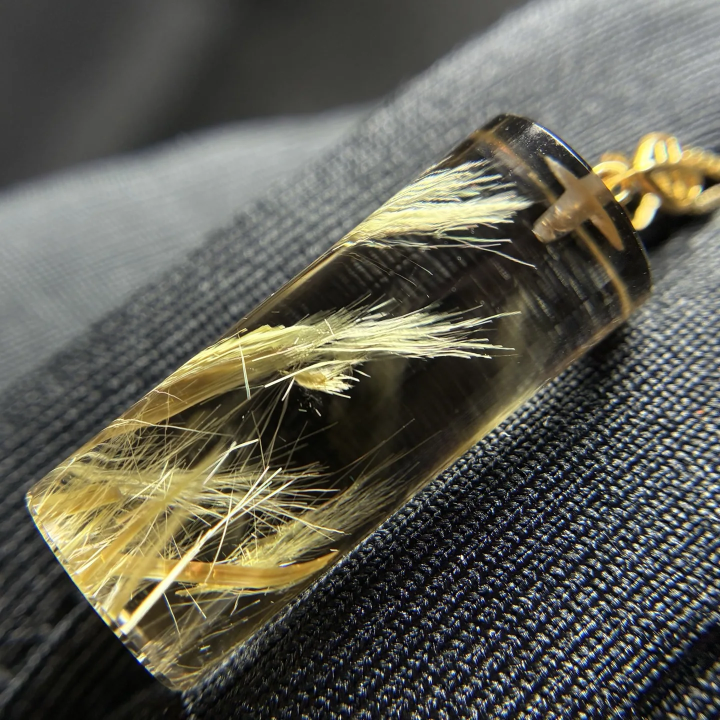 

Natural Gold Rutilated Quartz Pendant Buddha 25.2*9.8mm Rutilated Quartz Jewelry Men Women Brazil AAAAAAA