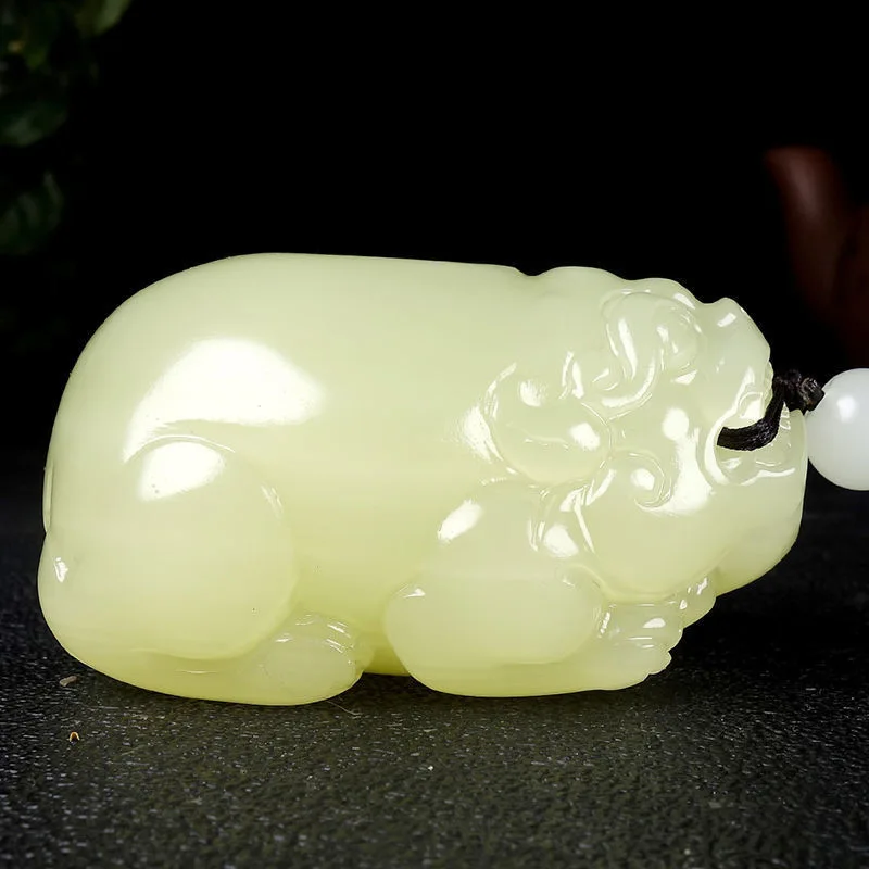 

2022Jade Stone Handheld Ornament Afghan Green and White Jade Pixiu Handheld Piece Men's Portable Plaything Wholesale