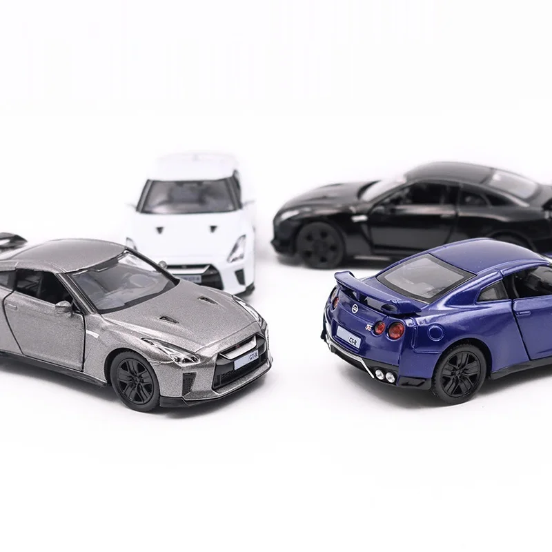 Japanese Supercar GTR R35 Simulation Exquisite Diecasts & Toy Vehicles RMZ city 1:36 Alloy Model Metal Car Gifts For Children