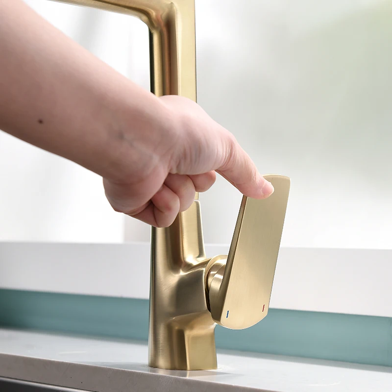 Sell Well New Type Modern Brass Single Handle Brushed Gold Kitchen Sink Faucet