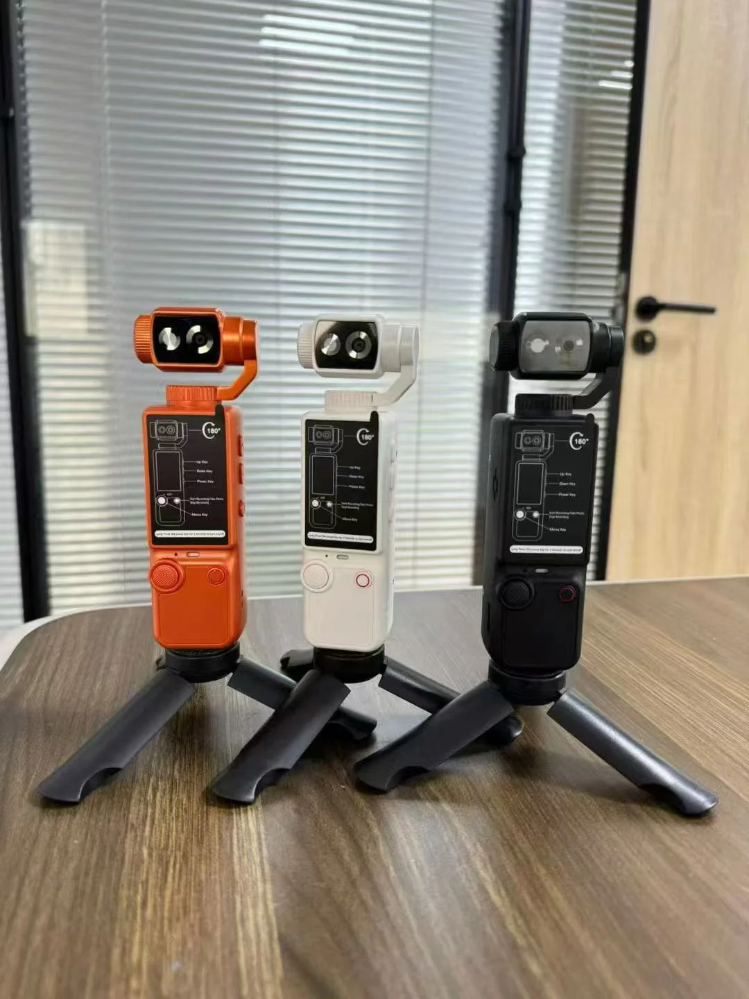 Caméra connectée wi-fi 4k portable pour voyage et vlogging_voghion.com