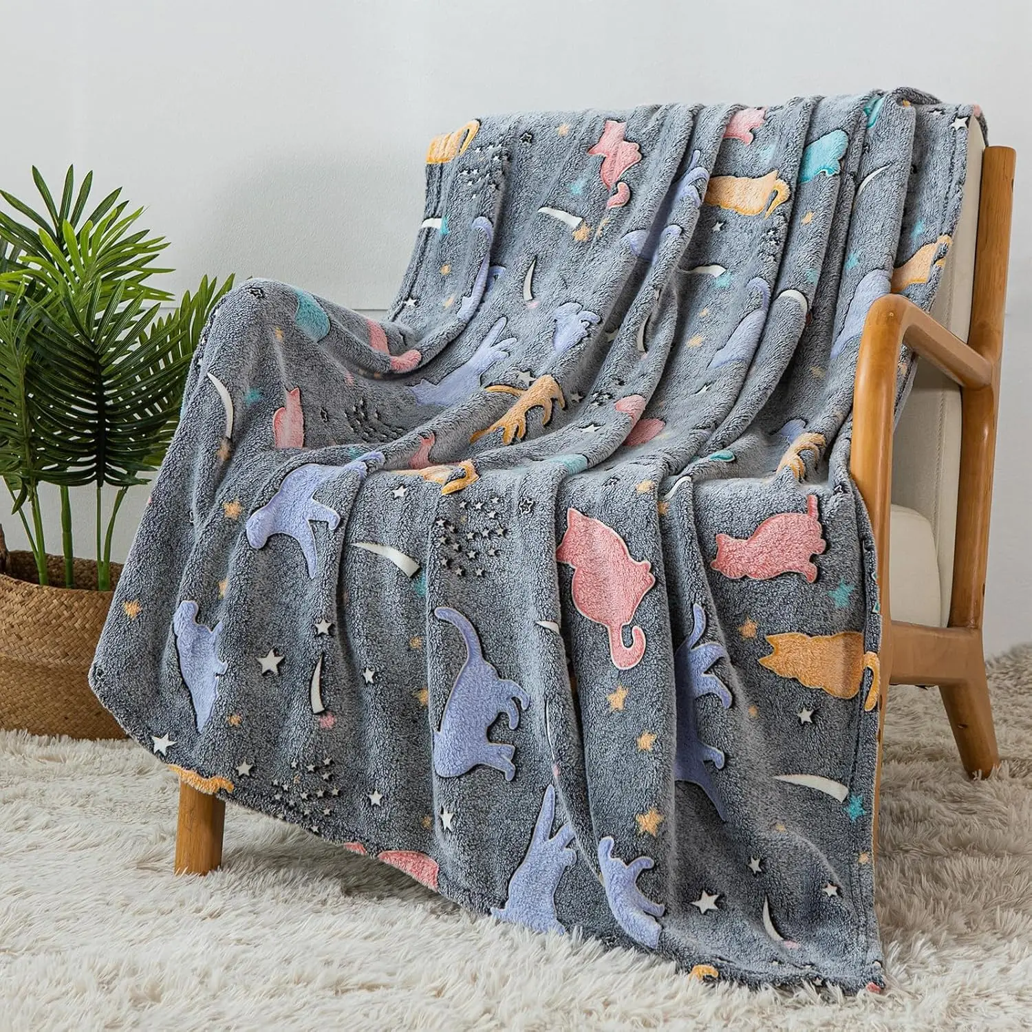 Sviuse Glow in The Dark Cat Blanket Ultra Soft Flannel Throw Gifts for Cats Lovers Girls Kids Grey Lovely Kitten Pattern Luminou