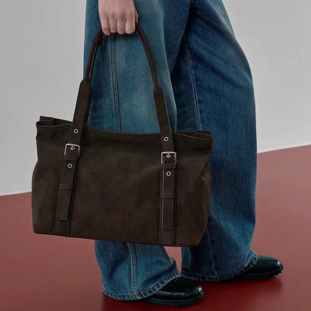 

Large Capacity Single Shoulder Crossbody Bag Retro High-Quality Suede Armpit Bag Winter Luxury New Commuter Handbag