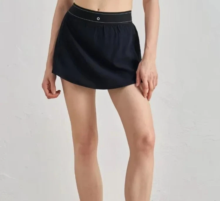 

2025women Tennis Quick Dry Moisture Wicking Skirt for Workout and Leisure Black and White