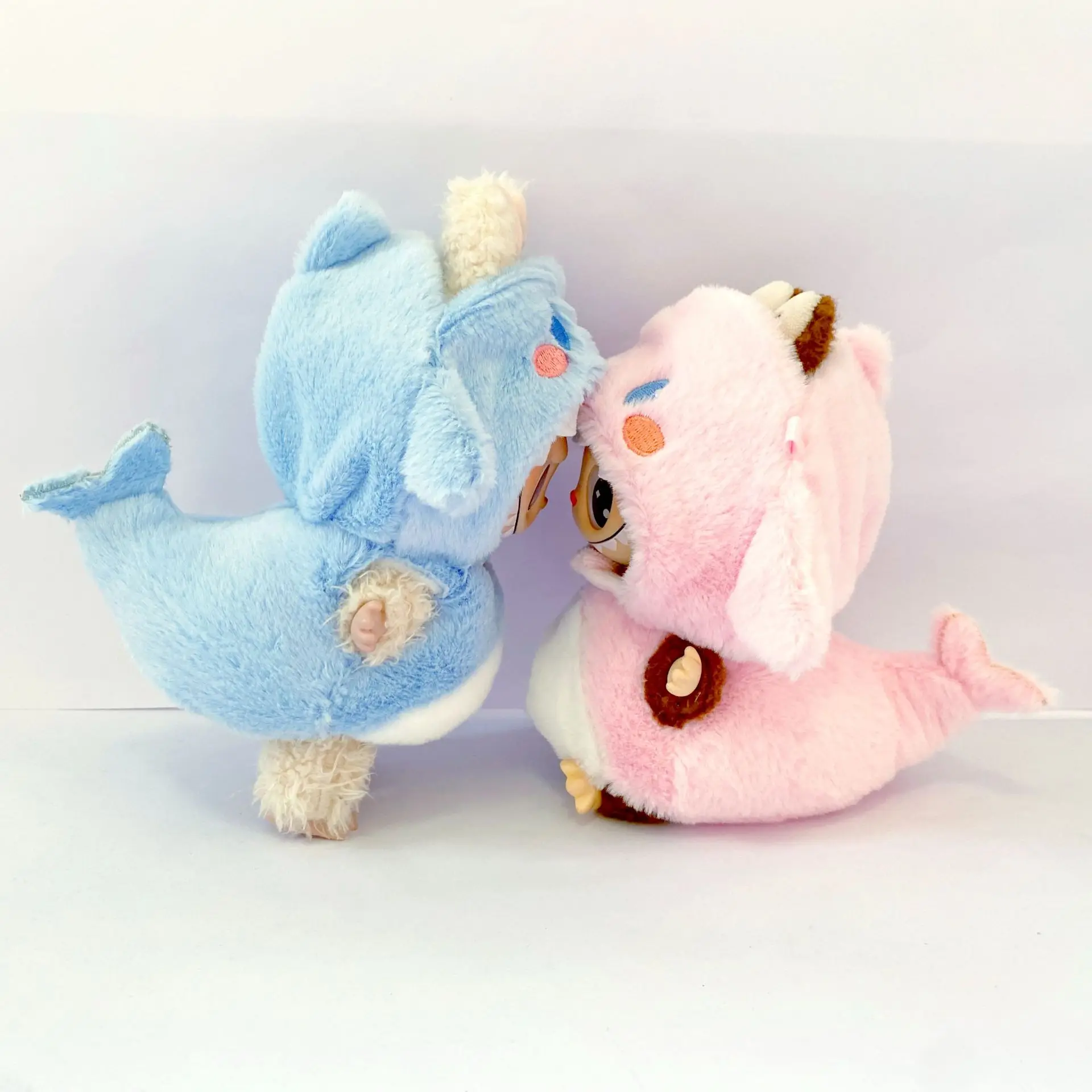 Ropa para muñecas Labubu de 15 Cm y 17 Cm, conjunto de mono de tiburón azul y rosa de peluche de 1a a tercera generación, accesorios de ropa de animales bonitos
