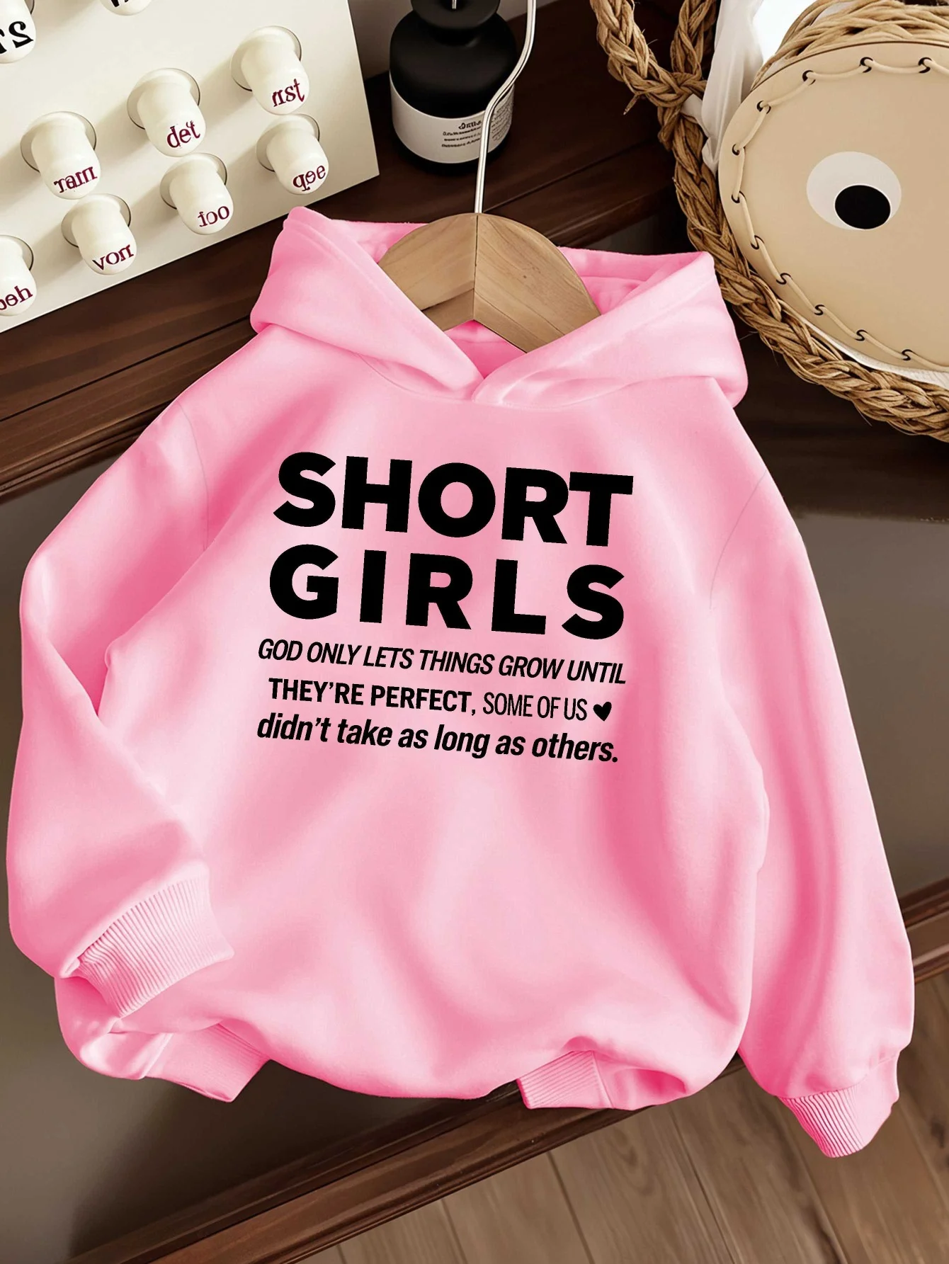 Children's casual and stylish fleece-lined hoodie for autumn and winter, with a sporty print, perfect for outdoor activities.