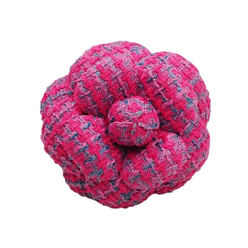 New Camellia Brooch with High-end Luxury and Innovative Temperament Special Women's Jewelry Accessories Pins Suit Dress Corsage