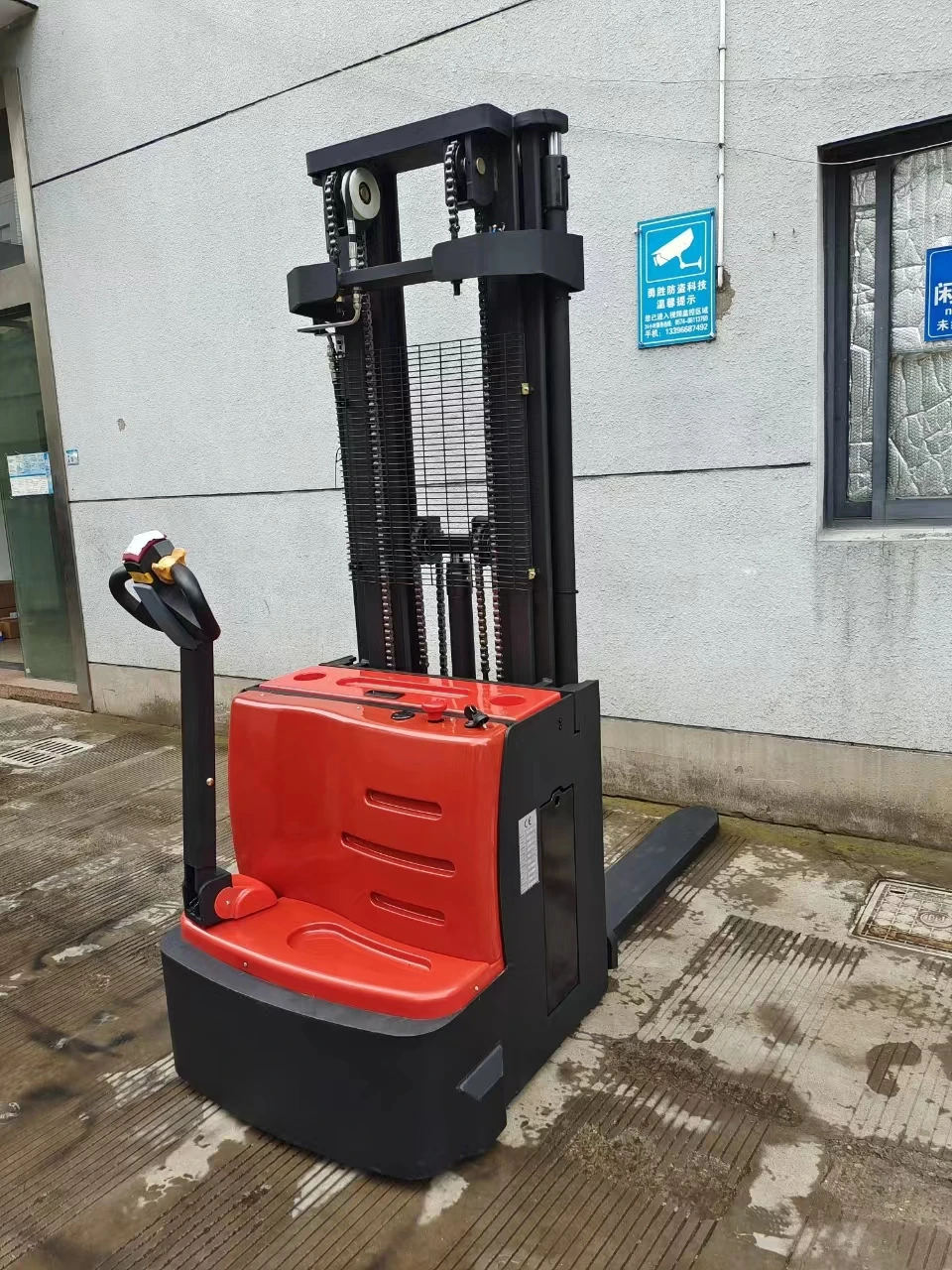 Space Saving Walkie Pallet Stacker 2Ton Electric Stacker 3.5m Lift Height Battery Powered Material Truck
