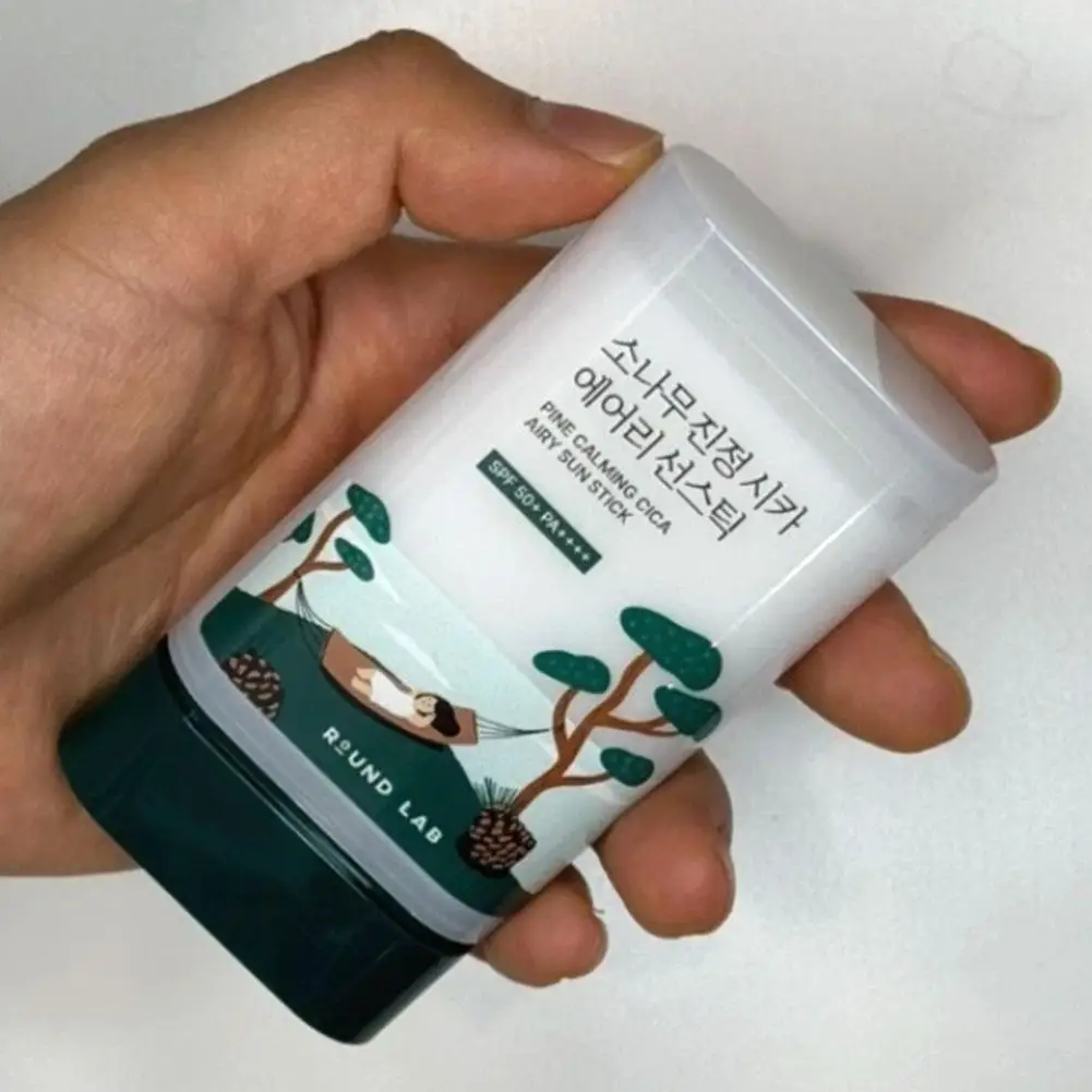 Centella Asiatica Sunscreen Stick SPF 50+ PA++++ Airy And Non-Greasy Finish Soothing Snow-Removing Body Lotion Sunscreen