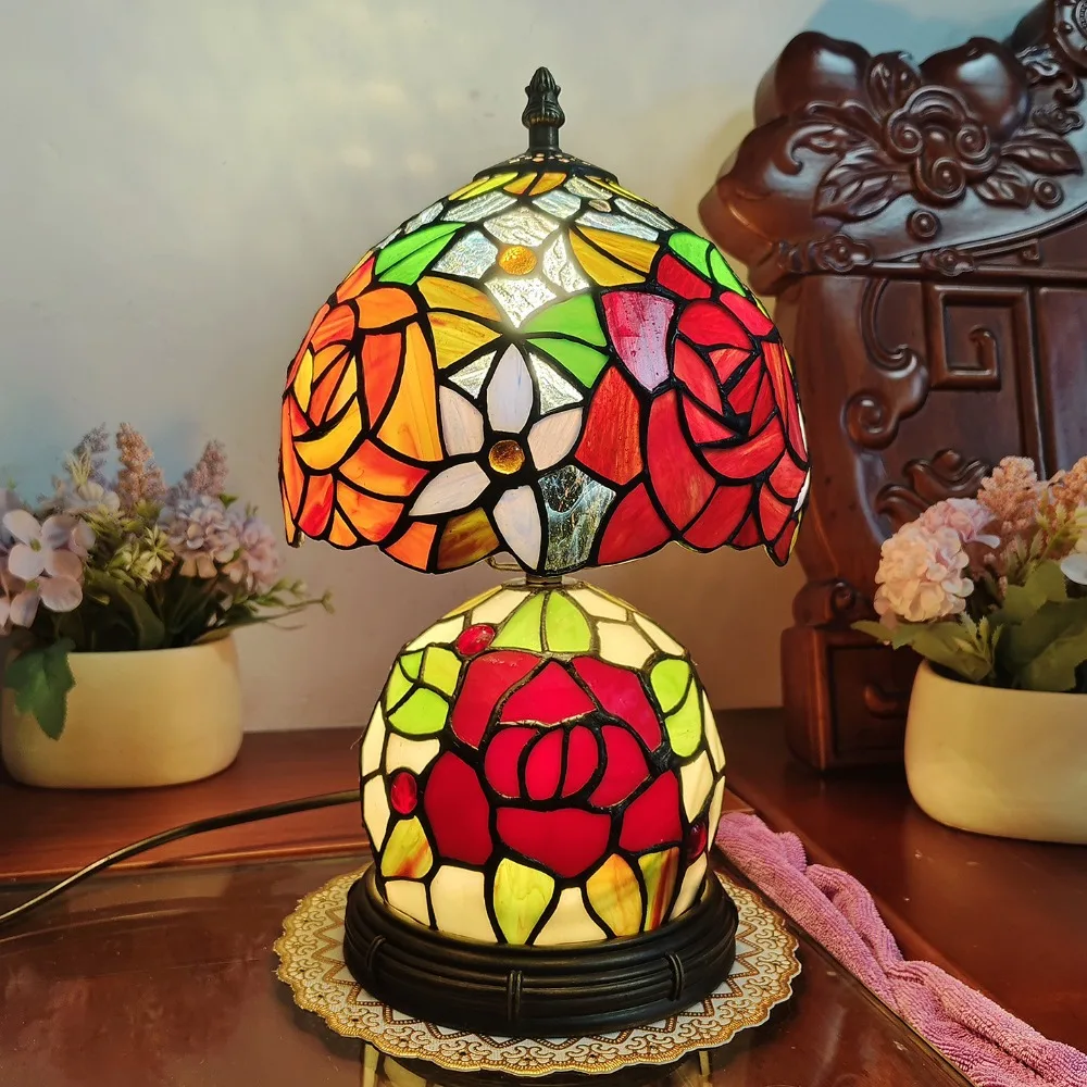 

8-inch Vintage Tiffany Stained Glass Rose Lampshade Bedroom Bed Table Lamp Cute Nightlight American Retro Tiffany Desk Lamp
