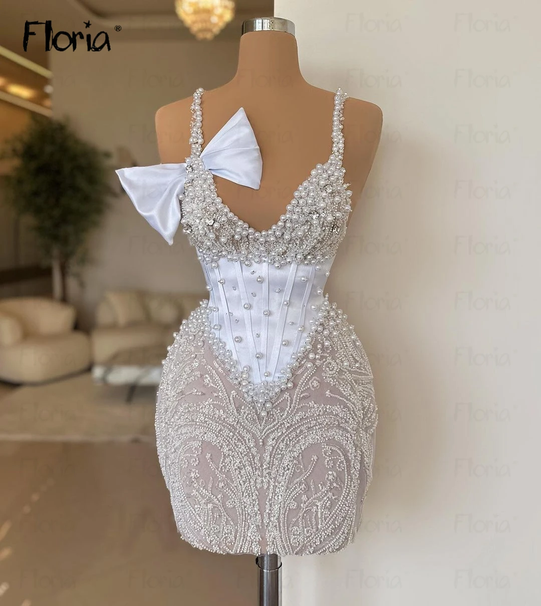 Spaghetti Straps Deep V Neckline Short Cocktail Dress Handmade Cute Bow Girls Beading Graduation Party Dresses Homecoming Dress