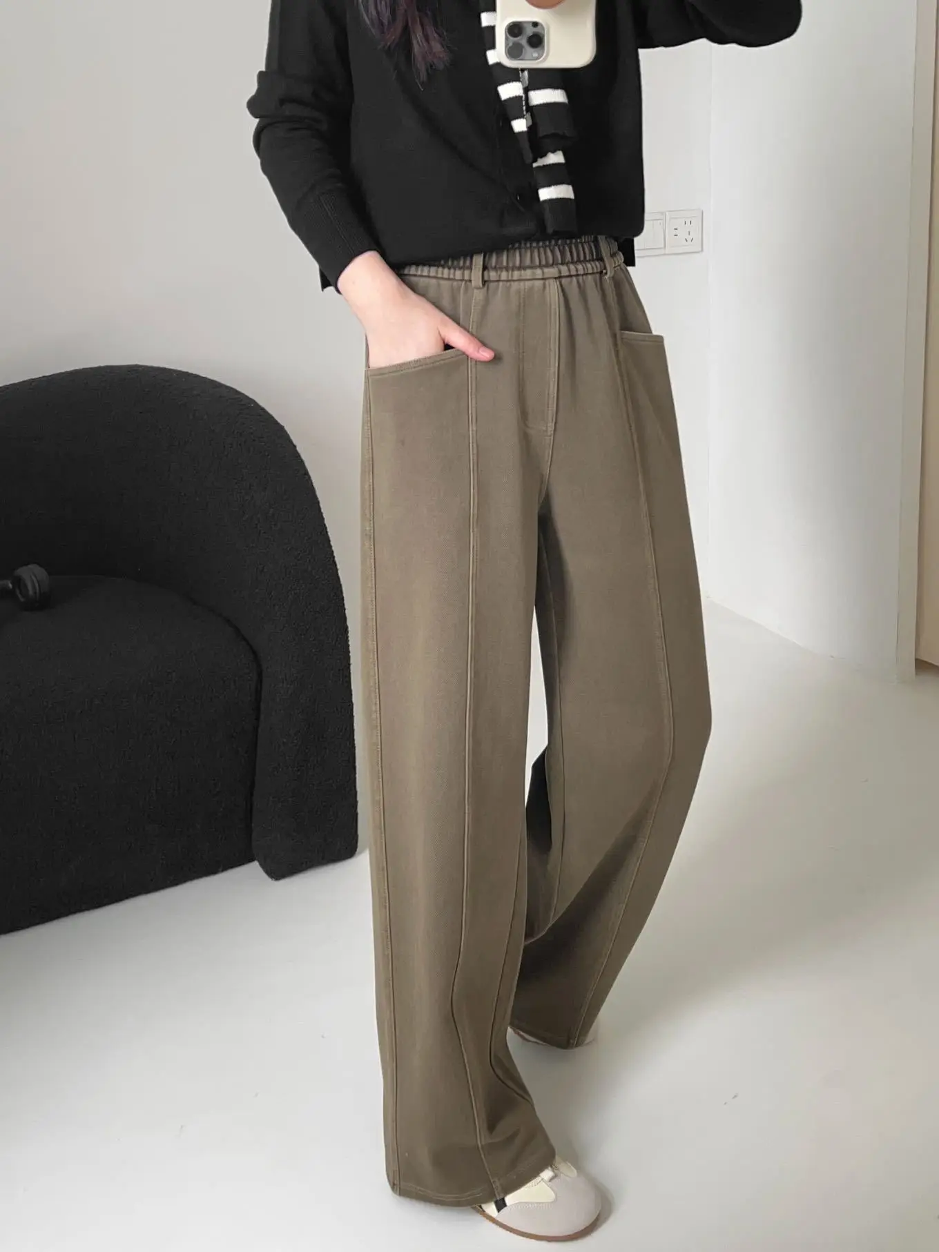 

Vintage Solid Color Women's Pants All-matched High Waisted Wide Leg Straight Jeans 2025 Autumn Trend Loose Casual Denim Trousers