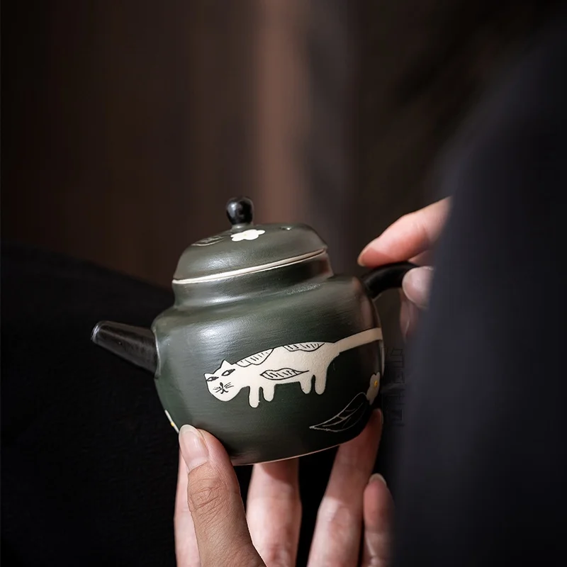 

Hand Painted Cute Cat Green Ceramic Tea Pot Retro Powder Technique Tea Making Device Tea Infuser Kettle Kung Fu Set