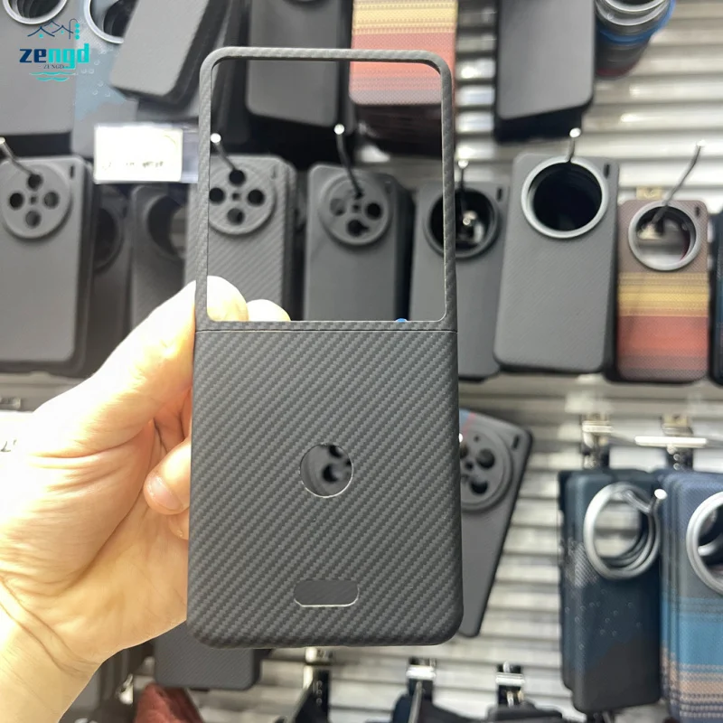 

Складной магнитный чехол для телефона Motorola Razr 60 Ultra 600D из арамидного волокна (кевлар) — ультратонкий, противоударный