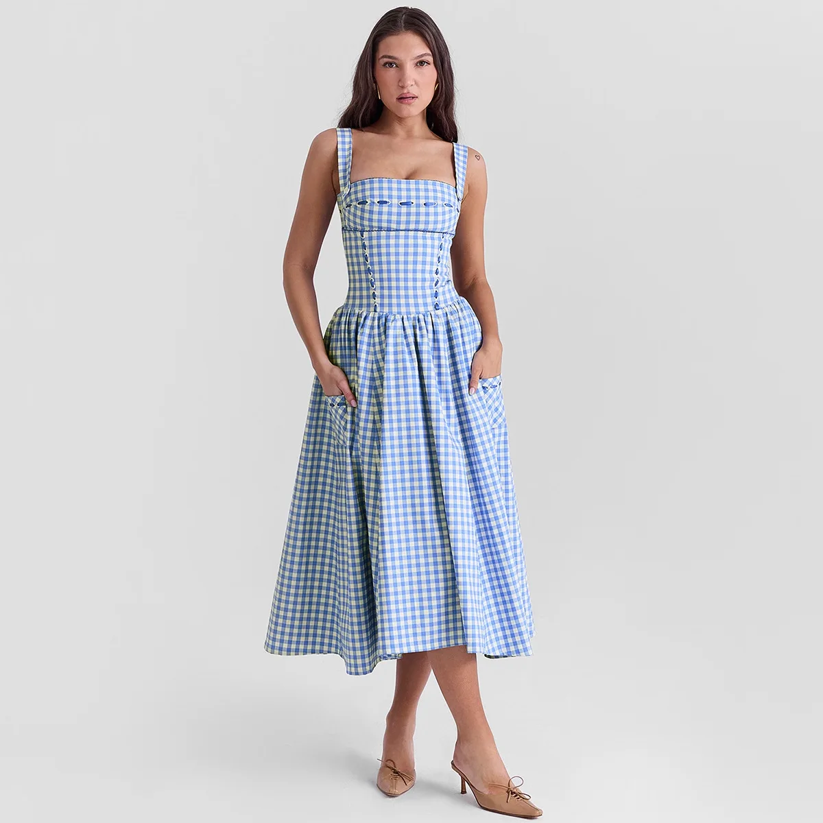 

Women's dress, sexy waist cinching blue checkered skirt, camisole summer high-end vacation skirt, 2024 new style.