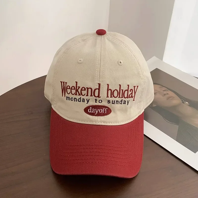 

High quality retro color blocked baseball cap for women, Korean version, looks small and versatile, soft top duckbill cap